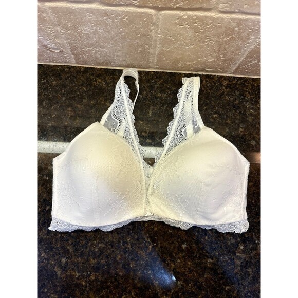 Spanx 30032R Women’s Undietectable Push-up Plunge Bra in Powder Medium NWOT - Picture 2 of 6